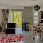 Kostas Apartmán