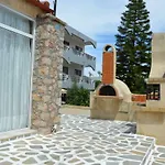 Kostas Apartmán