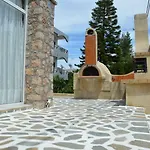 Kostas Apartmán *