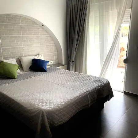 Kostas Apartman Faliráki