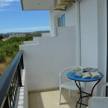 Kostas Studios Apartment *