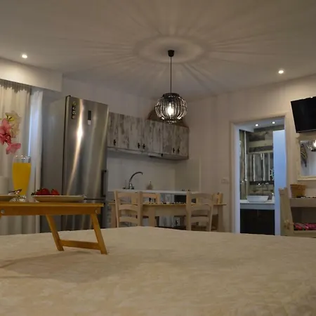 Kostas Studios Apartment *